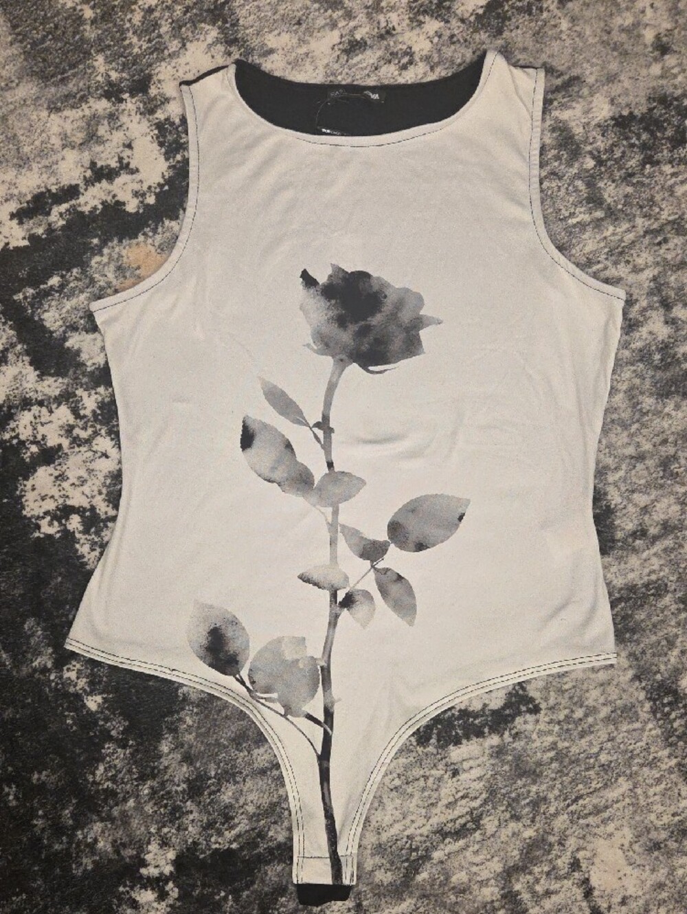 Fashion Nova Seasonal Blooms Bodysuit Black White Floral Size XL NWT - Picture 2 of 6